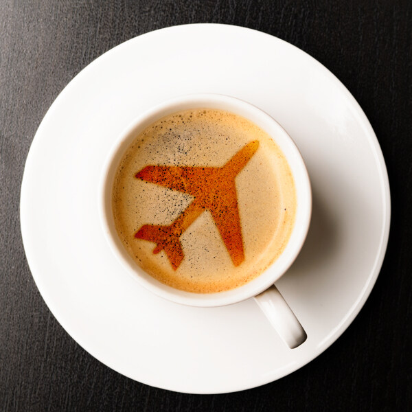 咖啡杯里的飞机图形图片