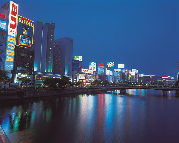 福冈运河城夜景图片