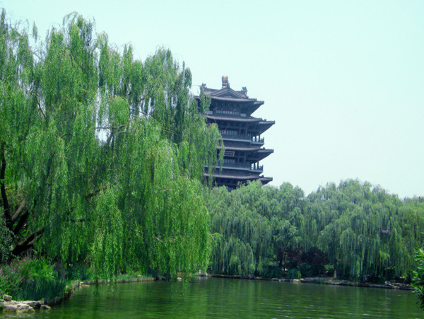 济南大明湖风景图图片
