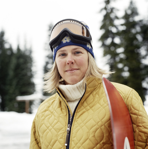 准备滑雪的女人图片