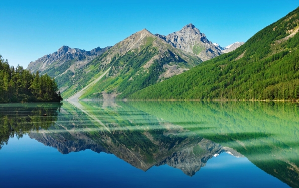 青山绿水背景