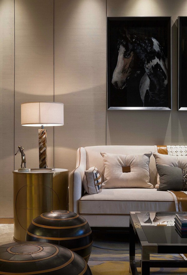 现代简约客厅装饰画台灯效果图
