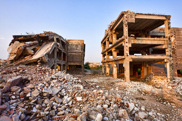 地震后的建筑图片