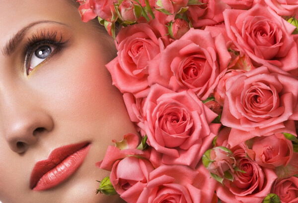 美女面部与玫瑰花图片