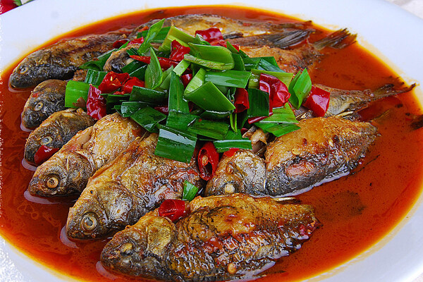 北京菜红烧鲫鱼图片