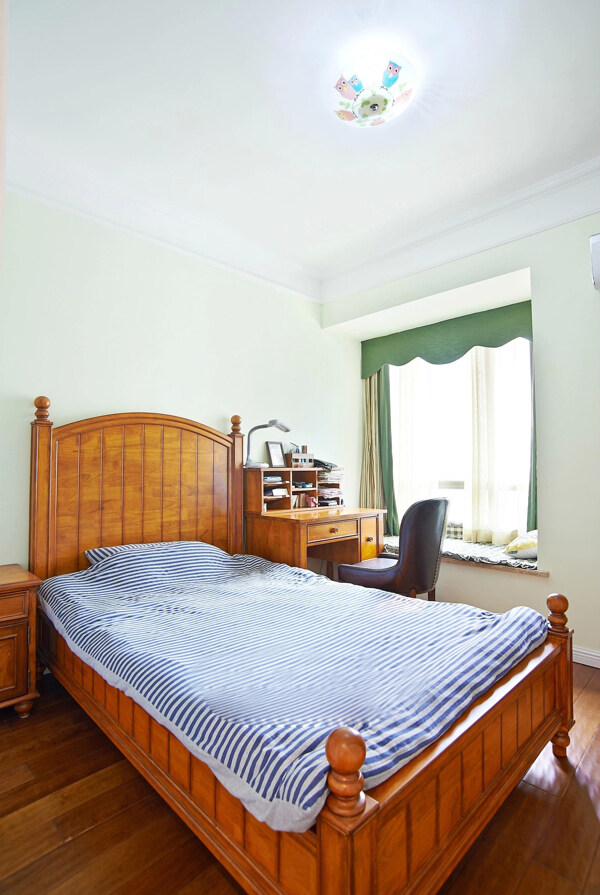 美式简约卧室实木床设计图