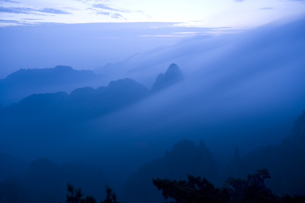 黄山清晨美景图片