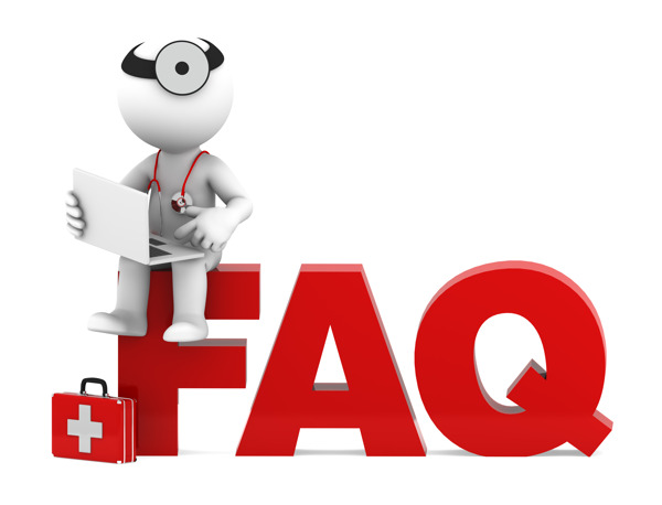 医生坐在FAQ标志经常被问到的问题的概念