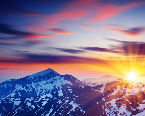 美丽雪山黄昏风景图片