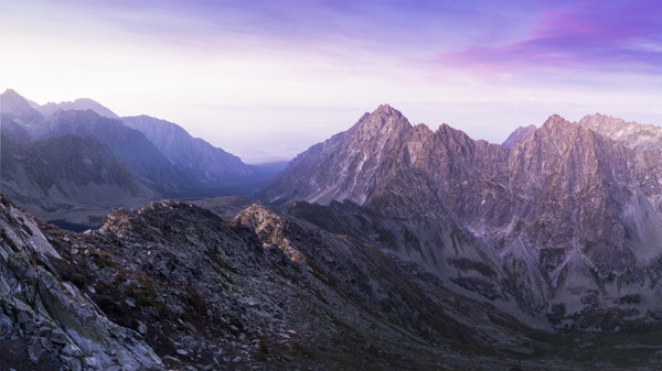 险峻山脉高清大图