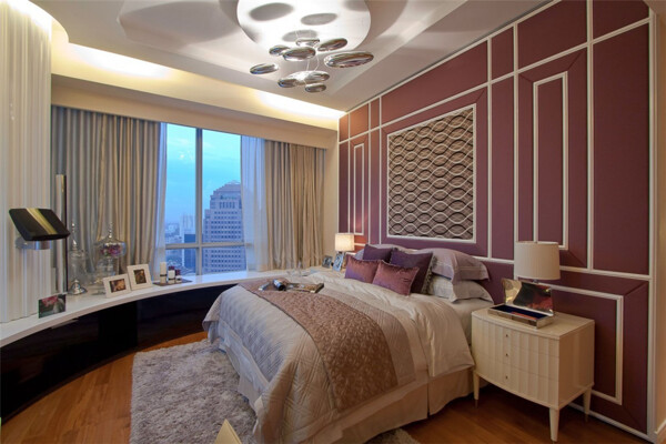 现代时尚卧室银色异形吊灯室内装修效果图