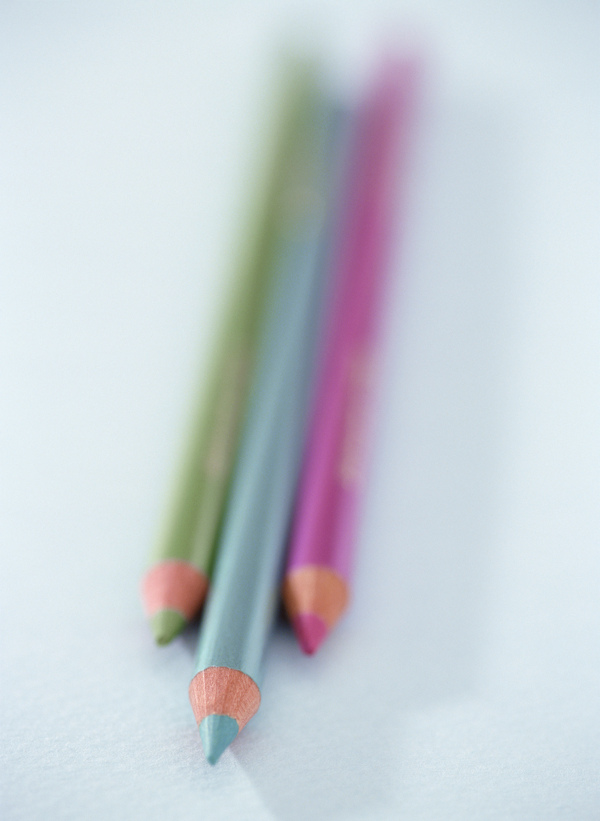 静物物品创意组合造型彩色铅笔