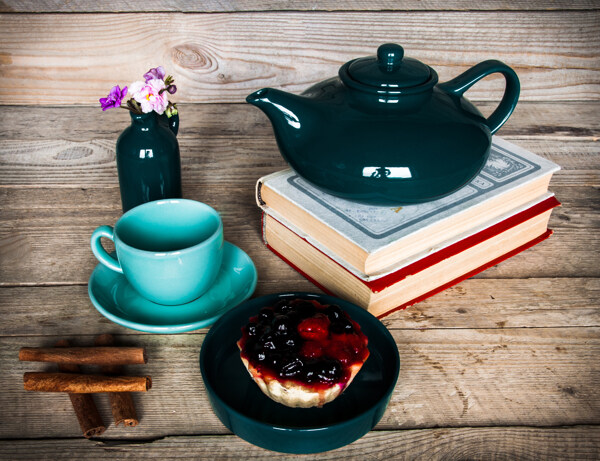 茶壶咖啡杯书本与蛋糕图片