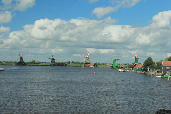 荷兰风车村桑斯安斯风景