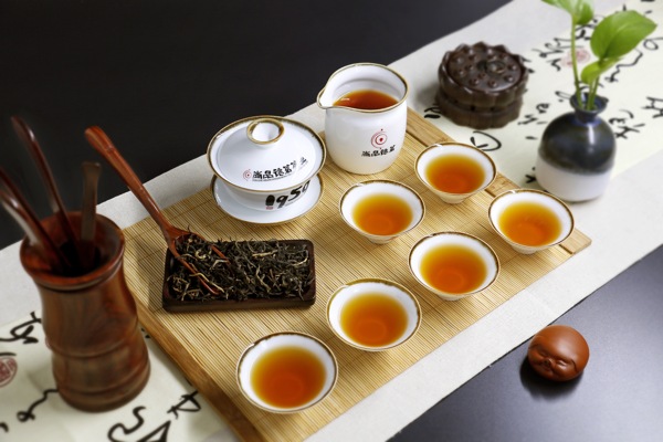 红茶英德红茶茶叶陶瓷茶具