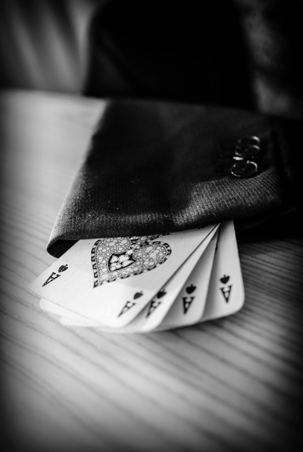 唯美黑白扑克牌图片