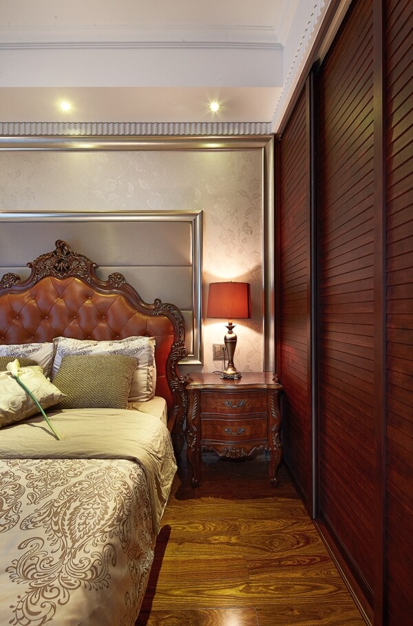 古朴奢华大气风格卧室吊顶效果图设计
