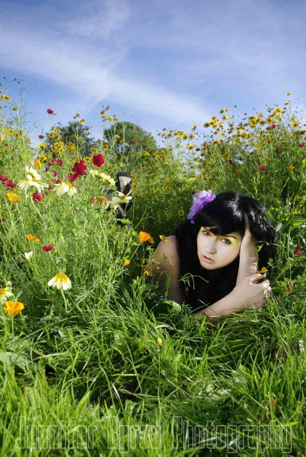 花丛中的美女图片
