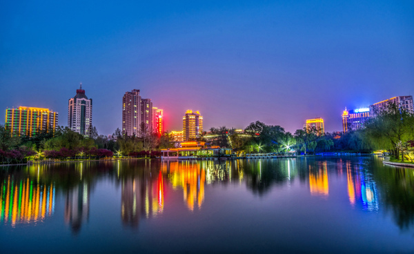淄博人民公园夜景