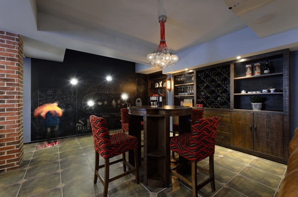 室内餐厅酒柜现代复古装修效果图