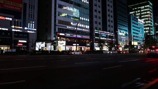 晚上在Gangnam韩国交通