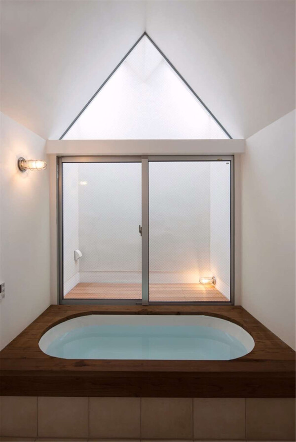 现代欧式简约浴室装修效果图