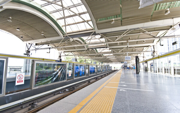 北京城铁13号线知春路站图片