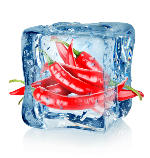 冰块里的红椒图片