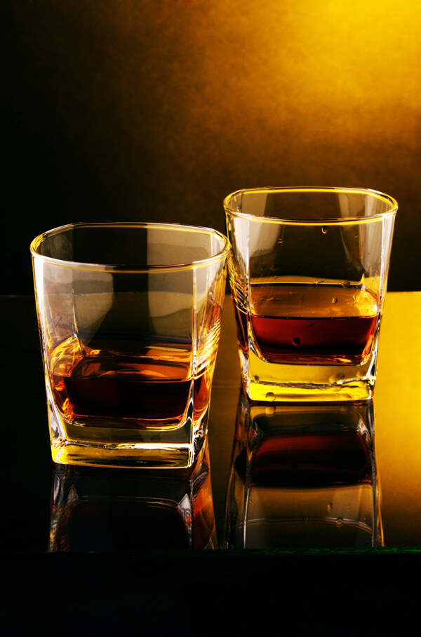 高档威士忌美酒摄影图片