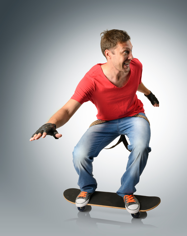 玩滑板的男人摄影