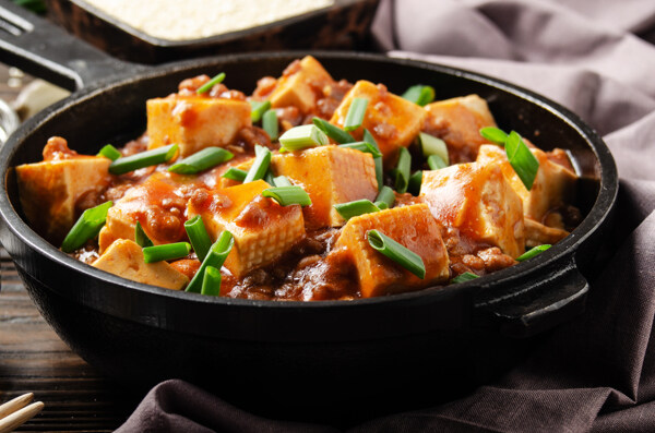 麻辣豆腐美食背景海报素材图片