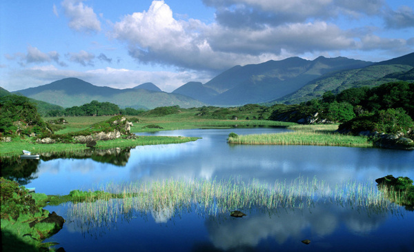 湖泊高山