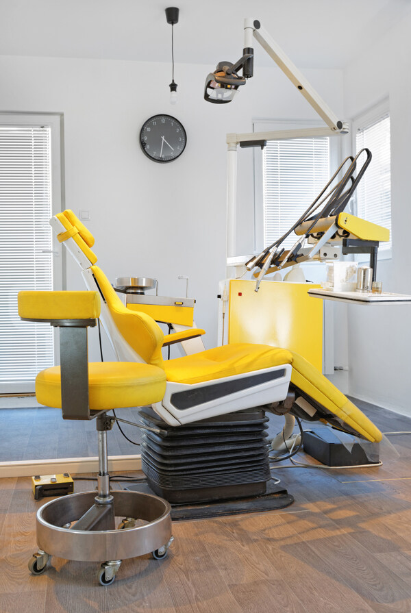 牙科医疗手术椅子图片