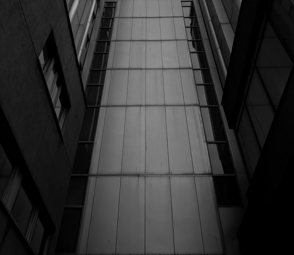 黑白城市建筑背景海报素材图片