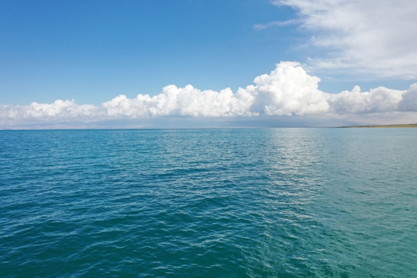 青海湖云层图片