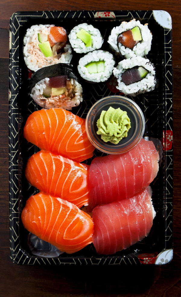 日本寿司生鱼片图片