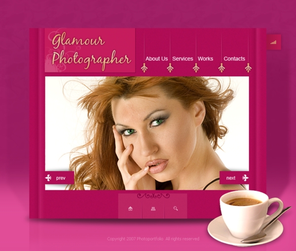 粉红魅力时尚摄影网页模板