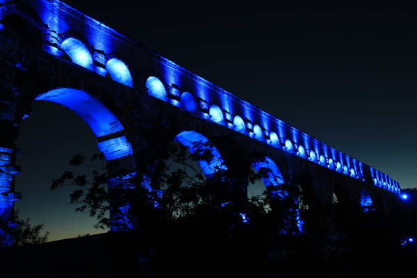 唯美城市石桥夜景图片