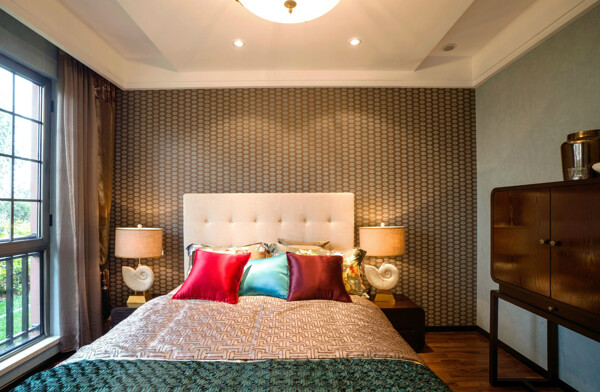 现代清新卧室艳色抱枕室内装修效果图