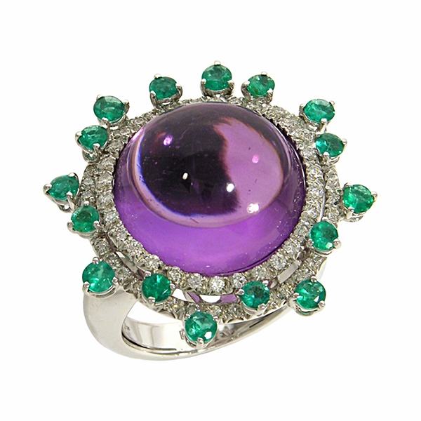 紫色钻石戒指特写图片