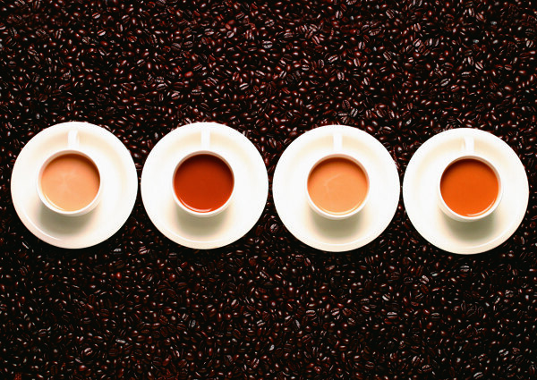 不同颜色的咖啡