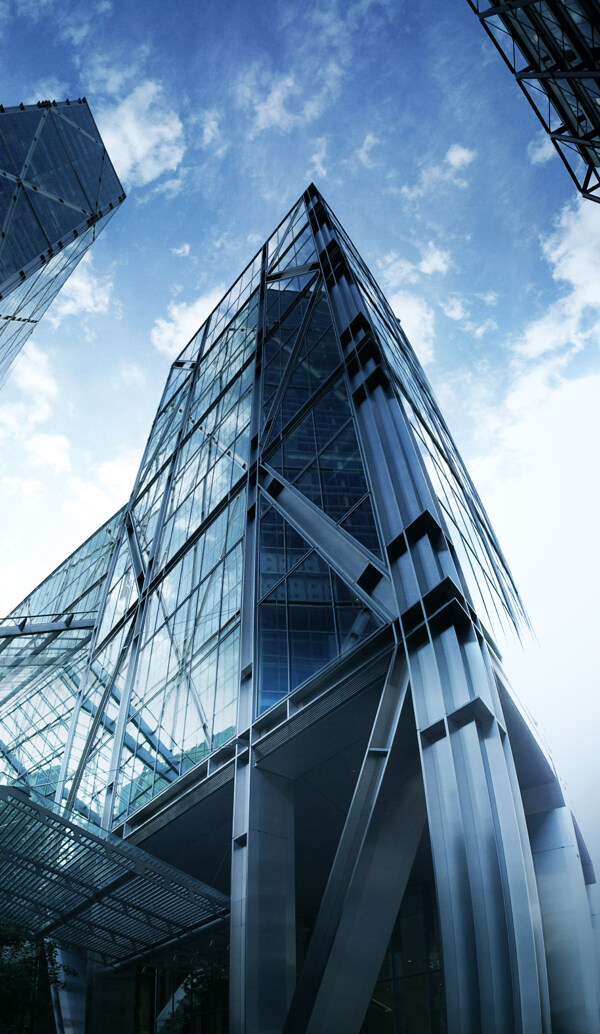 高耸入云的商业大楼图片