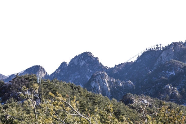 绵延起伏陡峭的大山